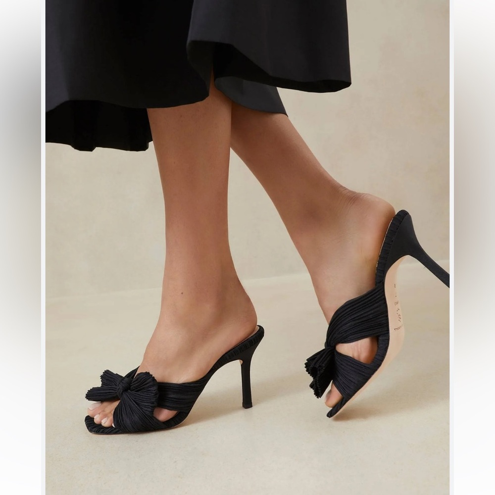 Loeffler Randall women 
Loeffler Randall Claudia 3 3/4 “ Sandals size 7 New
